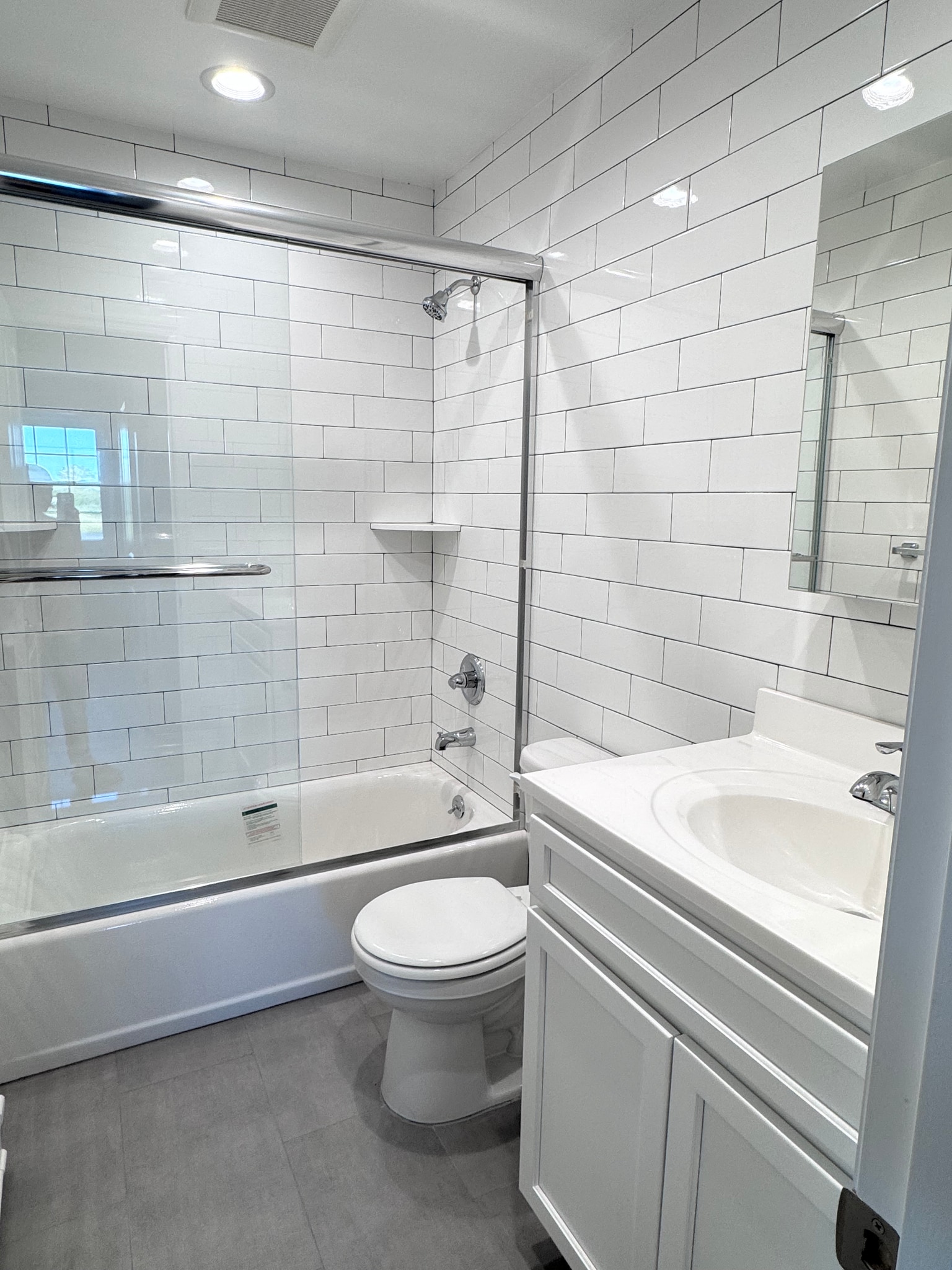 Building Photo - 6204 Hillmeyer Rd