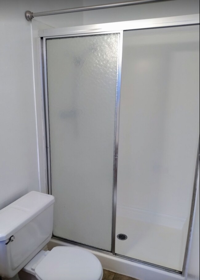 Master bath - 170 Westelle Dr