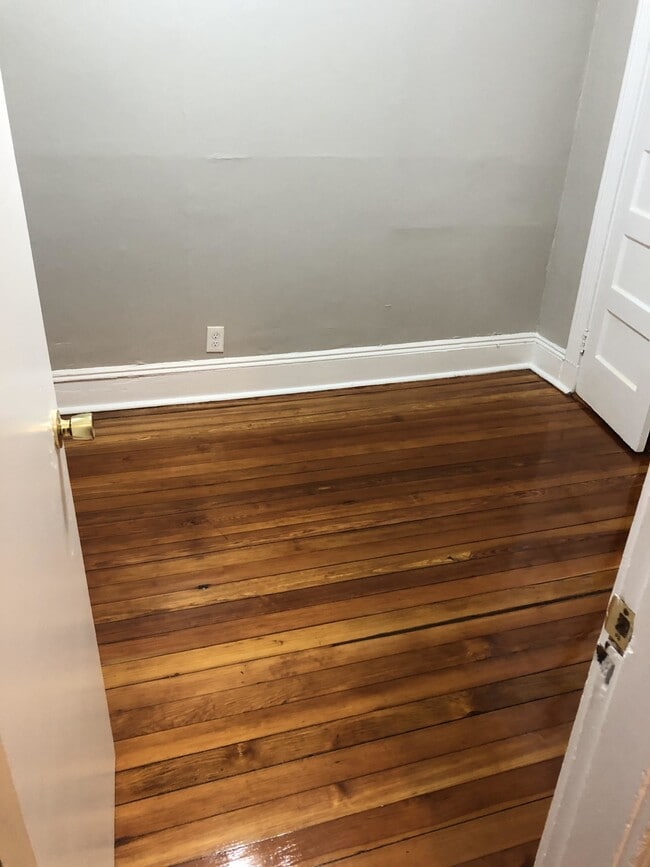 Building Photo - 65 Burbank St