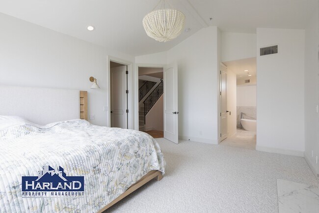 Building Photo - 760 Bonair Pl