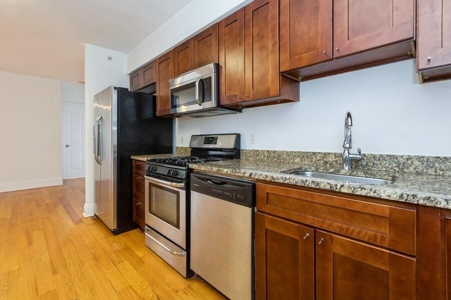 Building Photo - 809-815 22nd St Unit# 606