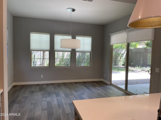 Building Photo - 4624 E Vista Bonita Dr