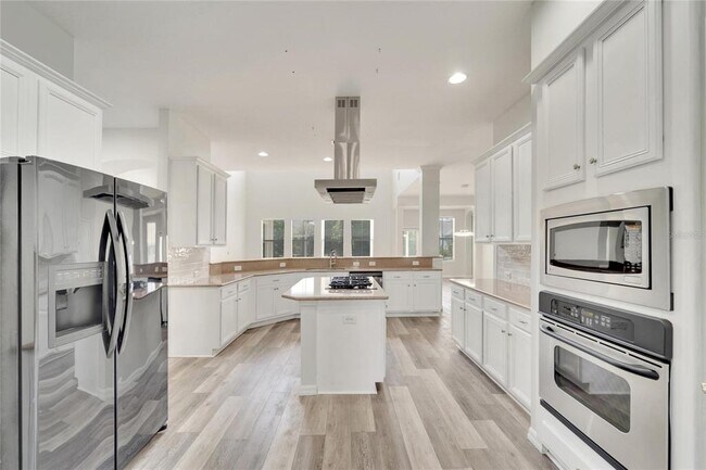 Building Photo - 5604 Skimmer Dr