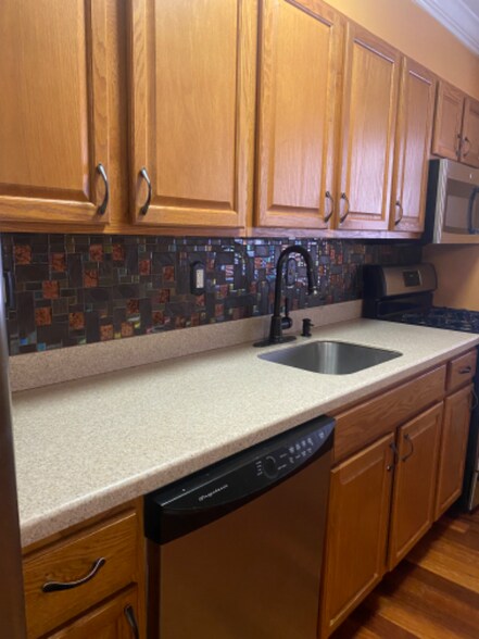 Building Photo - 3214 8th St SE