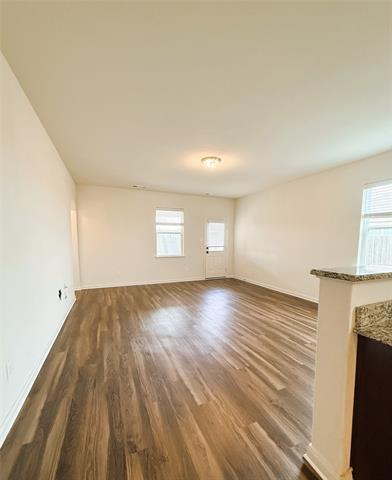 Building Photo - 120 Rushmore Ln