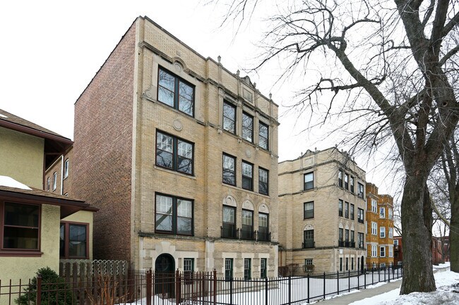 Building Photo - 7515-7521 North Winchester Avenue