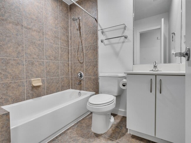 Building Photo - 6935 Yellowstone Way Dr