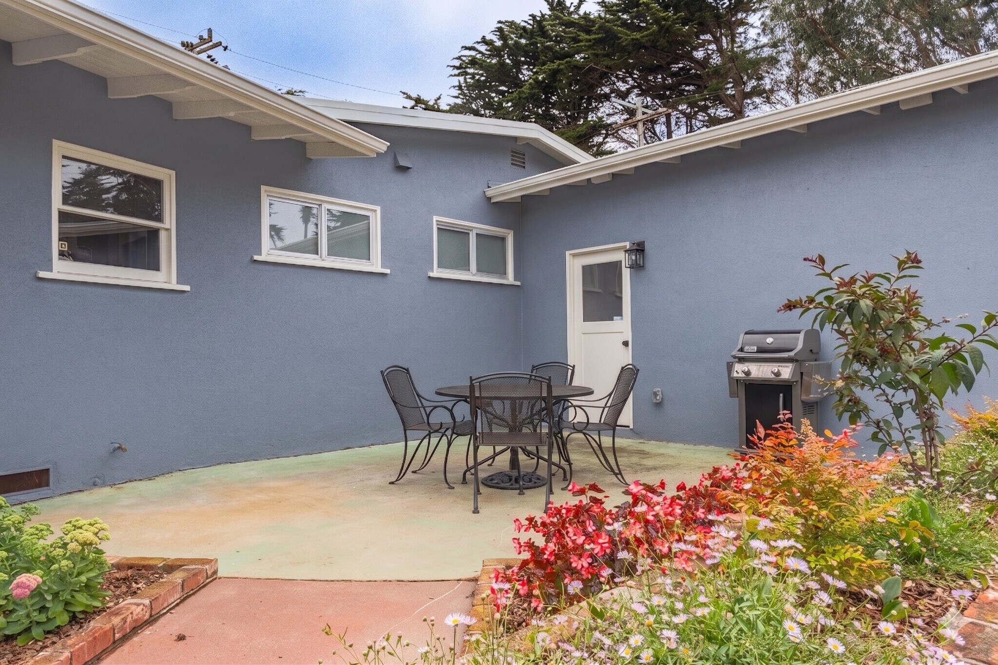 Building Photo - 1236 Del Monte Blvd