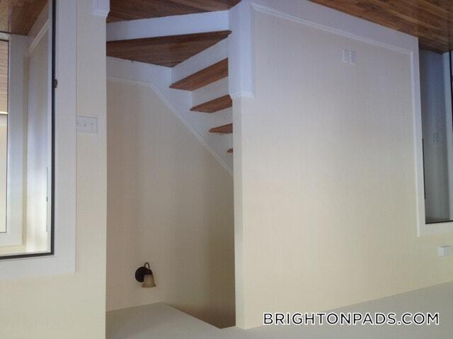 Building Photo - 6 Larose Pl