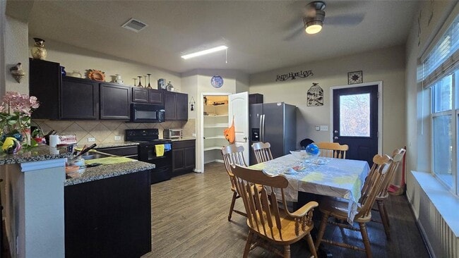 Building Photo - 3204 Ortman Dr