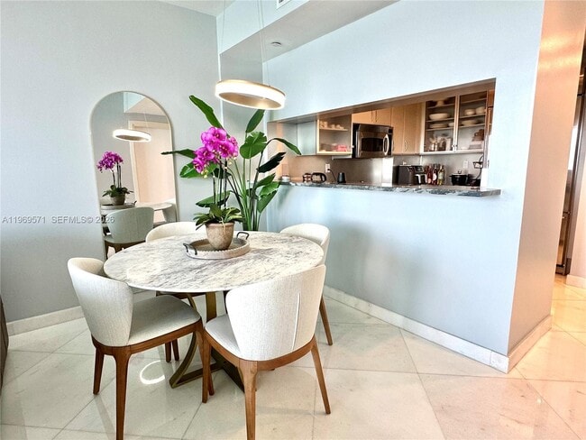 Building Photo - 540 West Ave