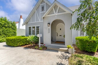 Building Photo - 332 Crescent Dr