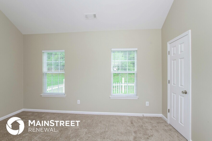 Building Photo - 2439 Sunset Oaks Dr