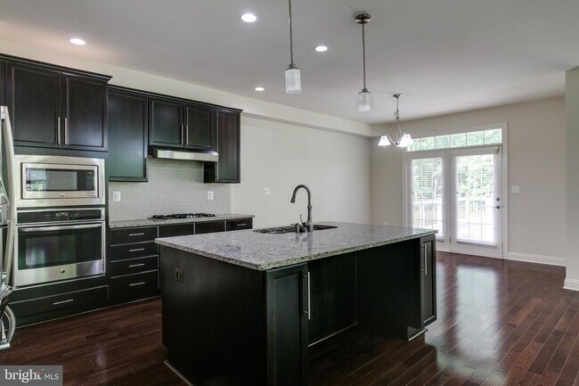 Building Photo - 42948 Courtland Chase Square