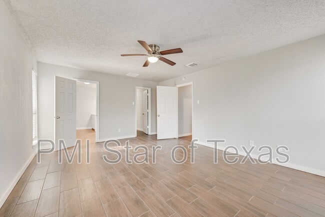 Building Photo - 13214 Fall Manor Dr