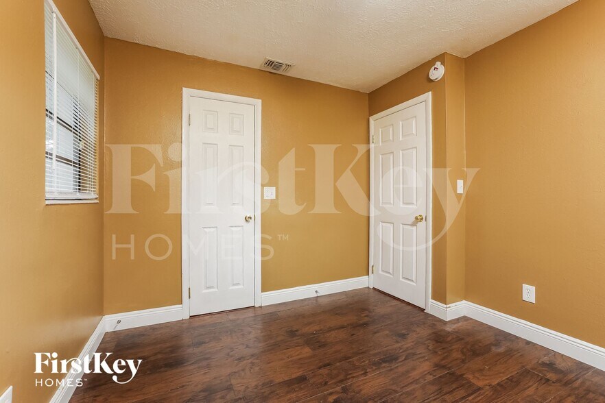 Building Photo - 1228 Helen St