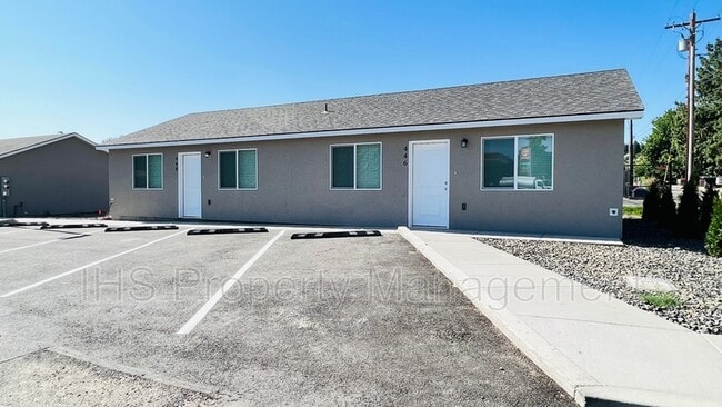 Building Photo - 448 S 40th Ave