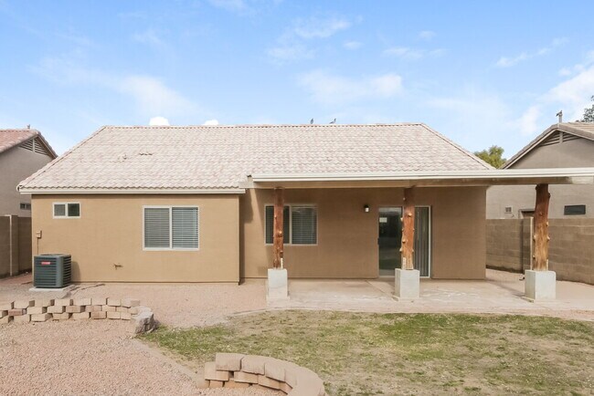 Building Photo - 30365 Maple Chase Dr