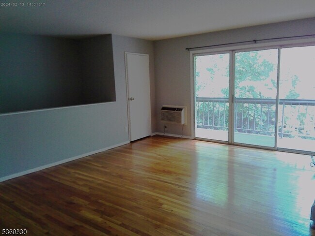 Building Photo - 521 Andria Ave