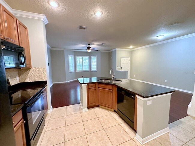 Building Photo - 7561 Tamarind Ave