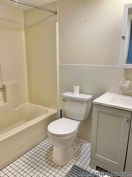 Building Photo - 80 Gardner St