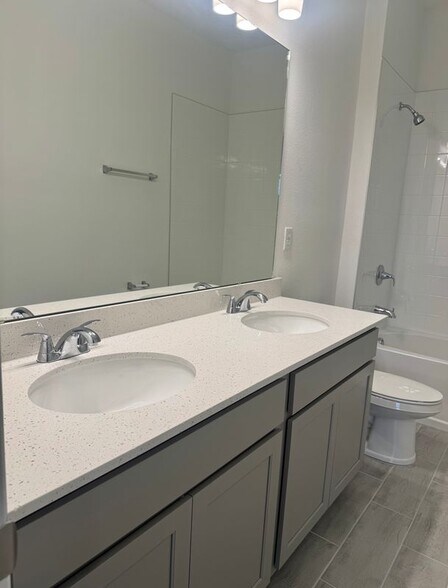 Building Photo - 879 Shumard Wy