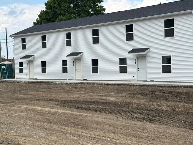 Building Photo - 384 N Franklin St