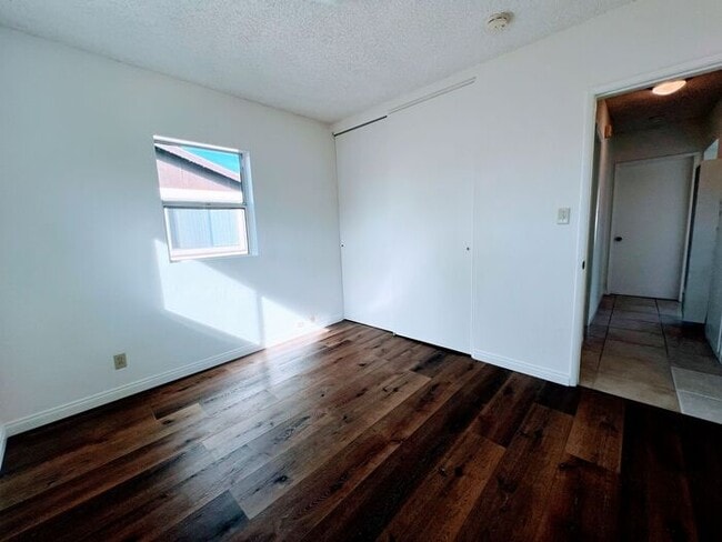Building Photo - 4 Bedroom Home 2 Car Garage with Fenced Yard and Extra Parking