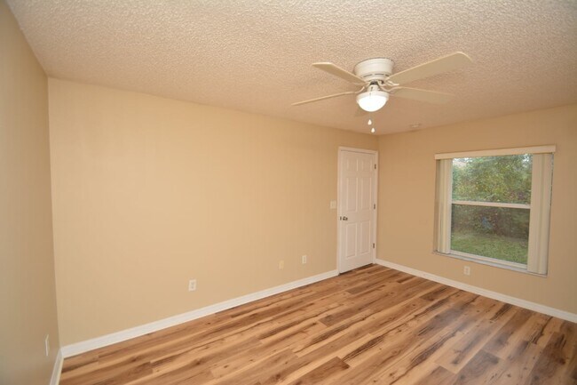 Building Photo - 44 Pine Hurst Ln