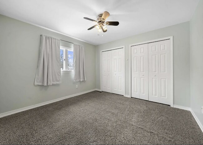 Building Photo - 23959 Springbrook Dr