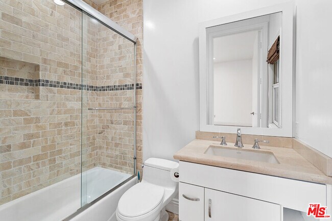 Building Photo - 4510 Tyrone Ave