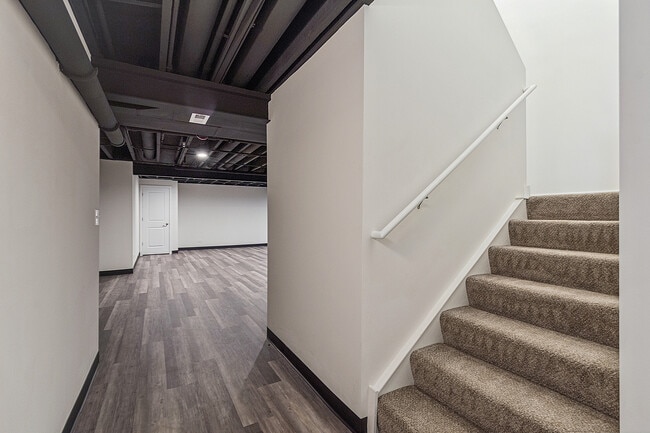 Building Photo - 58 Olympus Dr