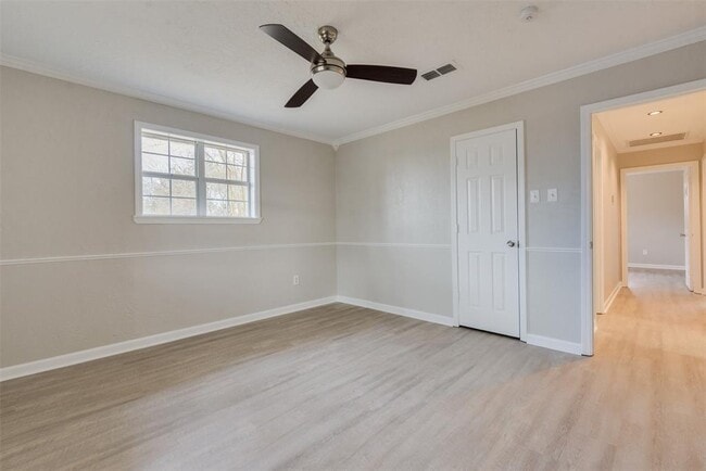 Building Photo - 2626 Hillshire Dr