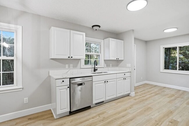 Building Photo - 1707 Bateman Bridge Rd