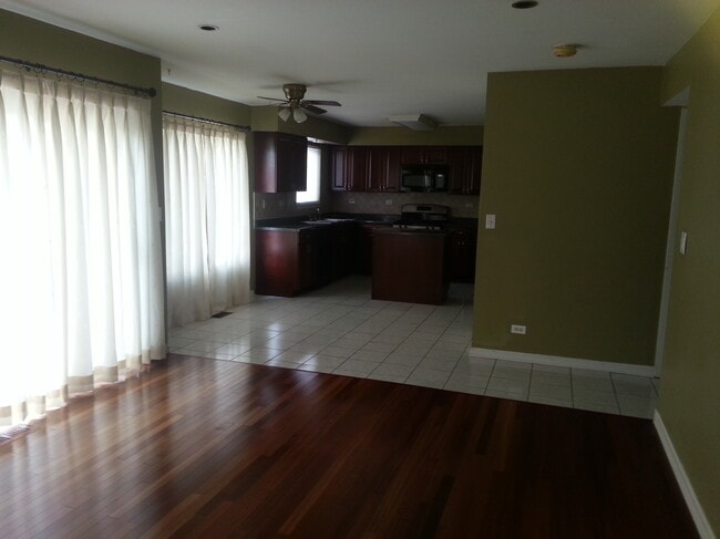 Building Photo - 778 Stanford Ln