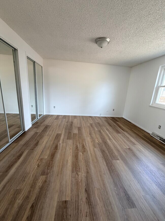 Building Photo - 10418 Jellison Way