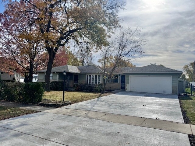 Primary Photo - 3501 Mallard Ct