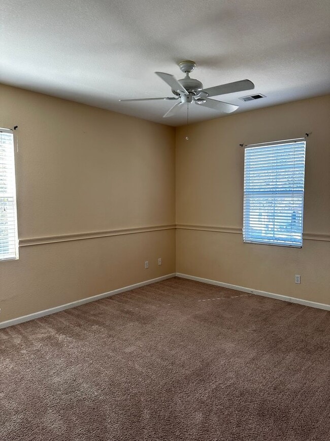 Building Photo - $1497.50 off first full months rent
