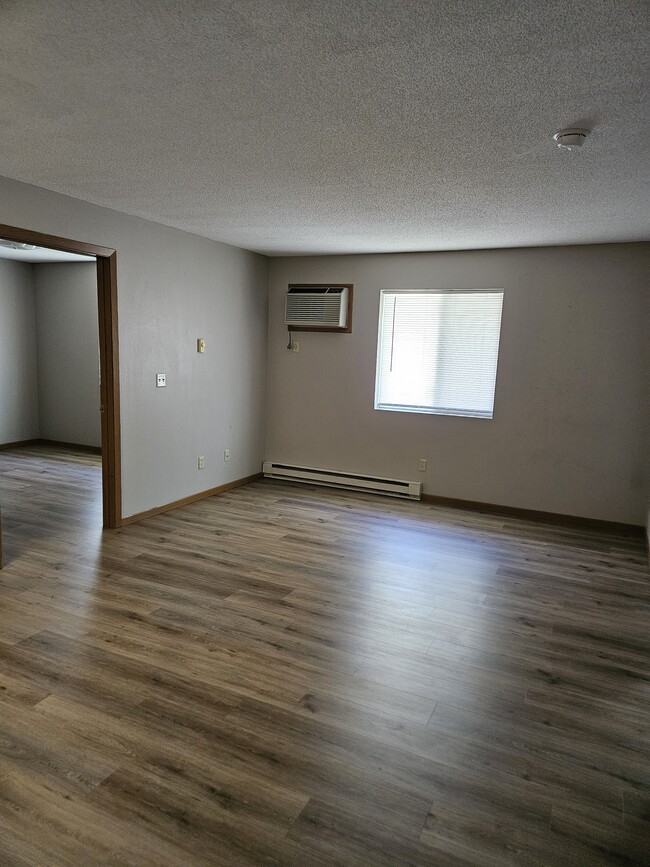 Building Photo - 8th & 8th Apartments