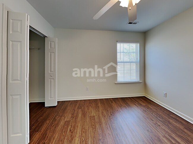 Building Photo - 8 Red Jonathan Ct