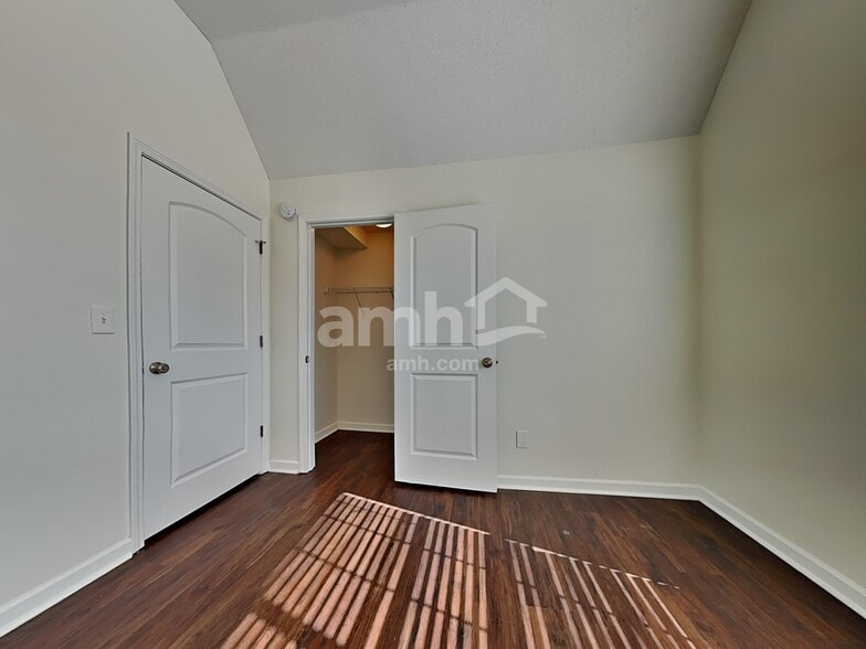 Building Photo - 13136 Braybourne Pkwy