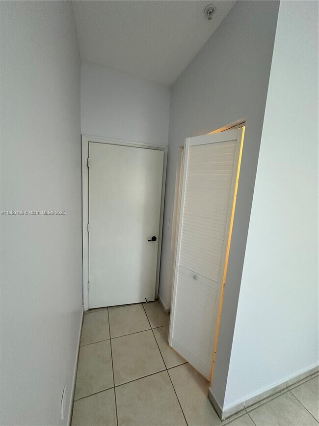 Building Photo - 7220 NW 114th Ave