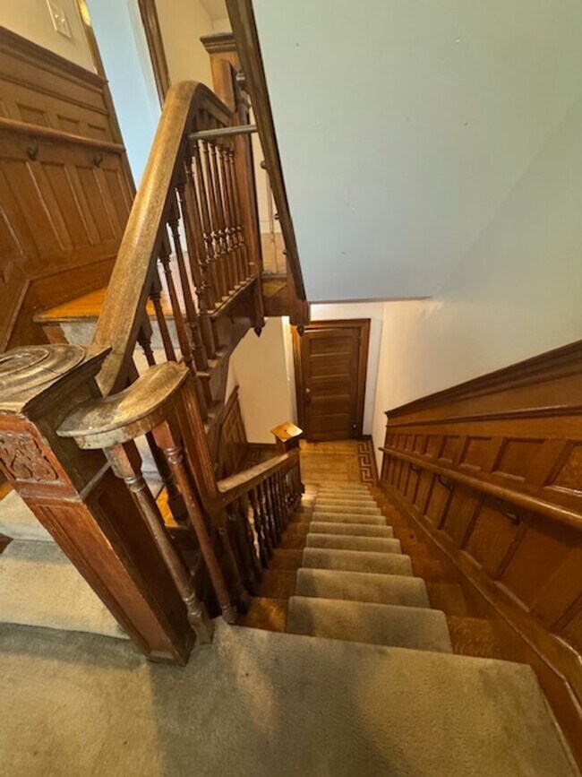 Building Photo - 4821 Centre Ave