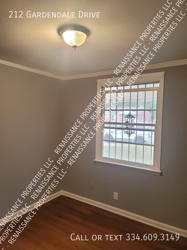 Building Photo - 212 Gardendale Dr
