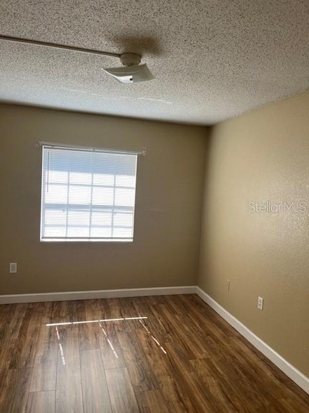 Building Photo - 452 Banyon Tree Cir