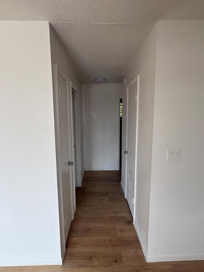 Building Photo - 1406 Barton Rd