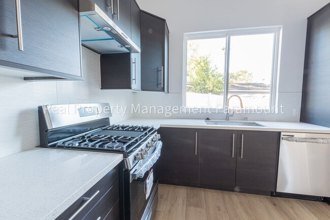 Building Photo - 3 Bed 2 Bath for rent