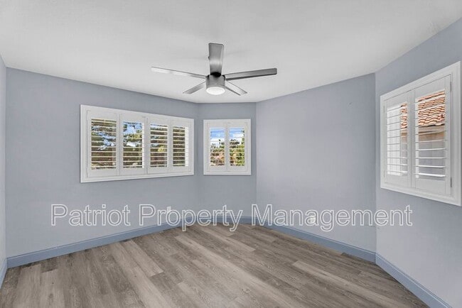 Building Photo - 1575 S Pennington Dr