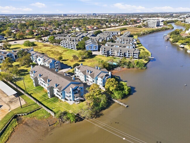 Building Photo - 18617 Egret Bay Blvd