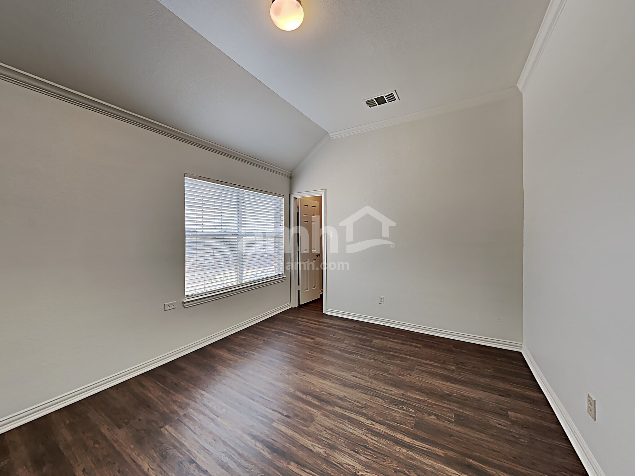 Building Photo - 5805 Kiger Dr